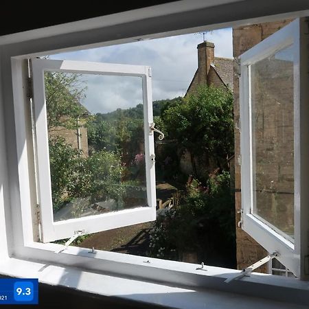 Peaceful Cottage In Heart Of Winchcombe Eksteriør billede